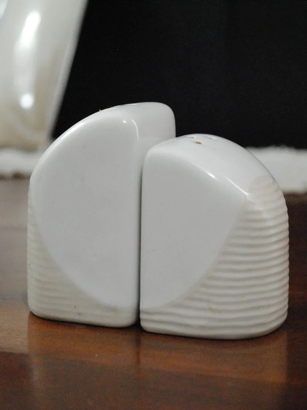 Pfaltzgraff White Ceramic Salt & Pepper Sculptural Asymmetric Shakers Thailand